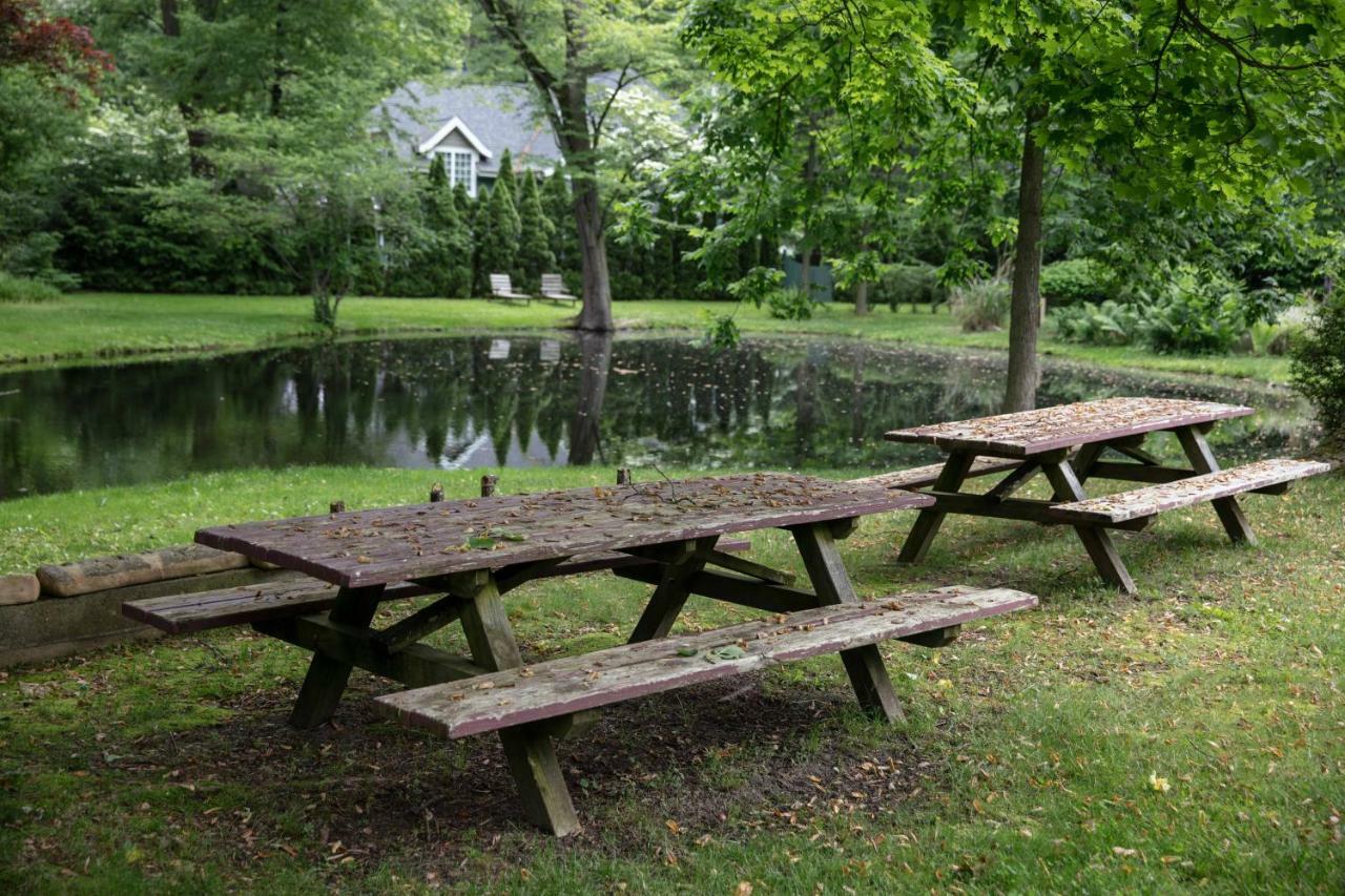 Lakeside Inn Екстериор снимка